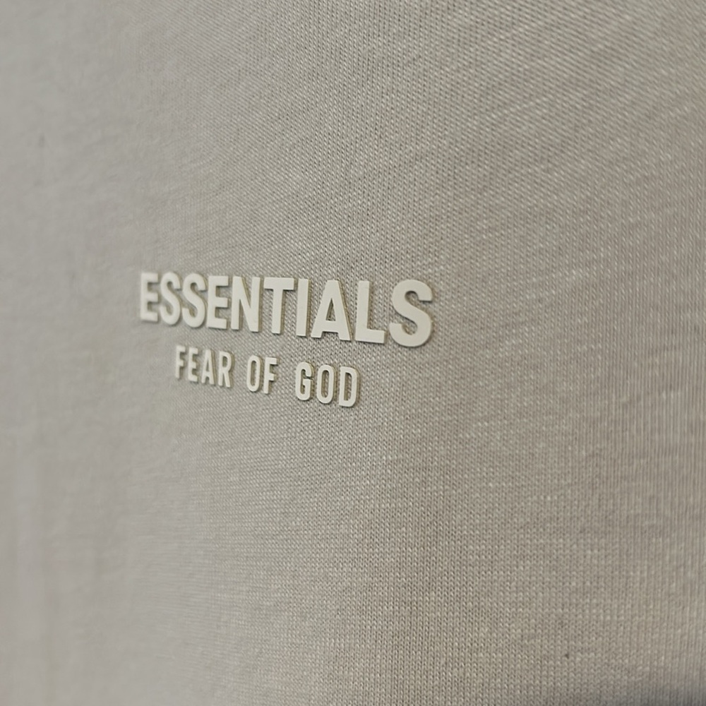 Essentials fear of god t shirt size large - Picture 3 of 8